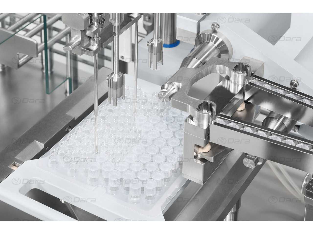 Filling and closing machines for vials in nest and PLASCAP® caps